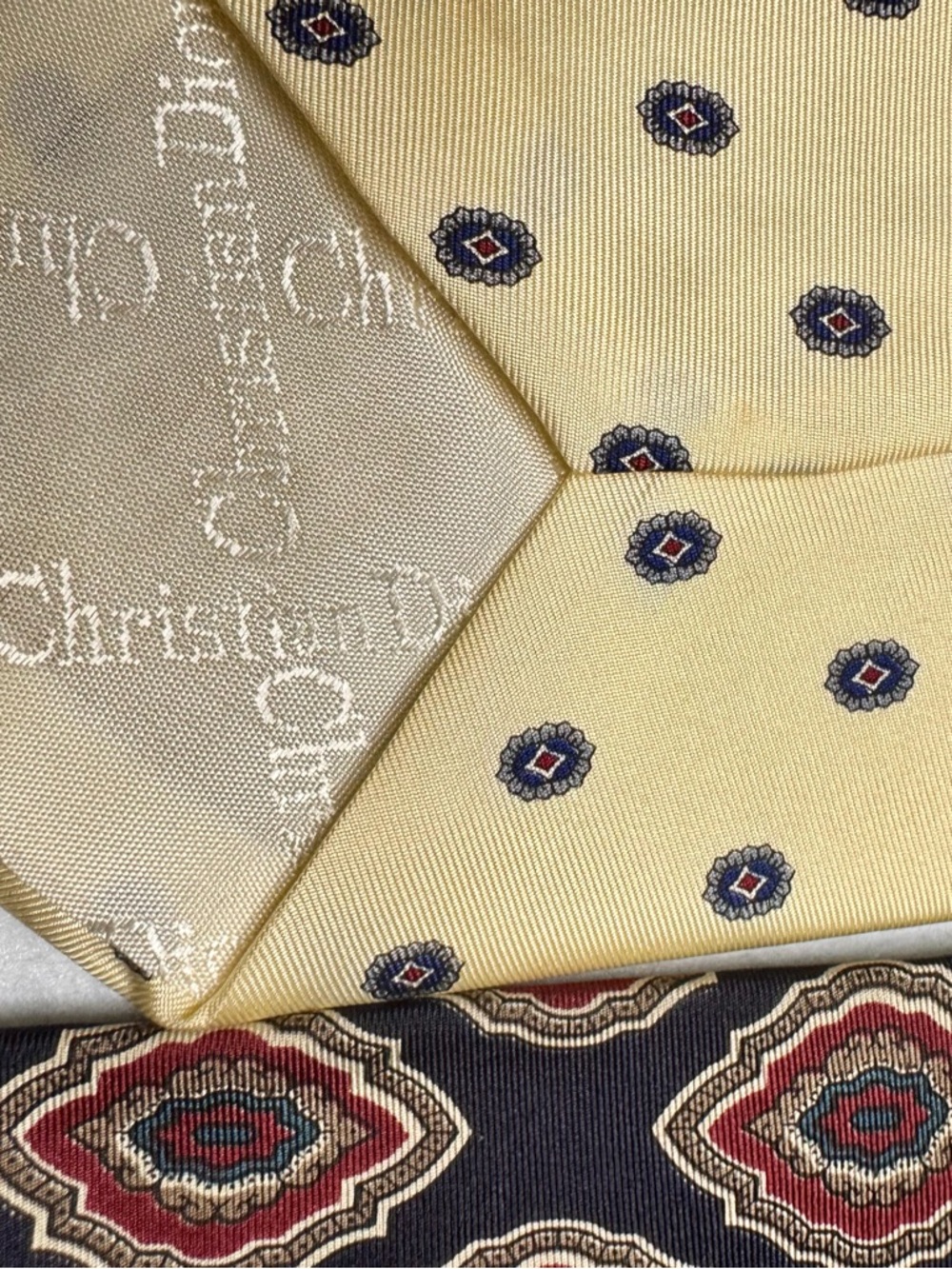 Vintage 60s 70s Christian Dior Ties Lot of 3 100% silk prints cream navy red - Picture 3 of 3